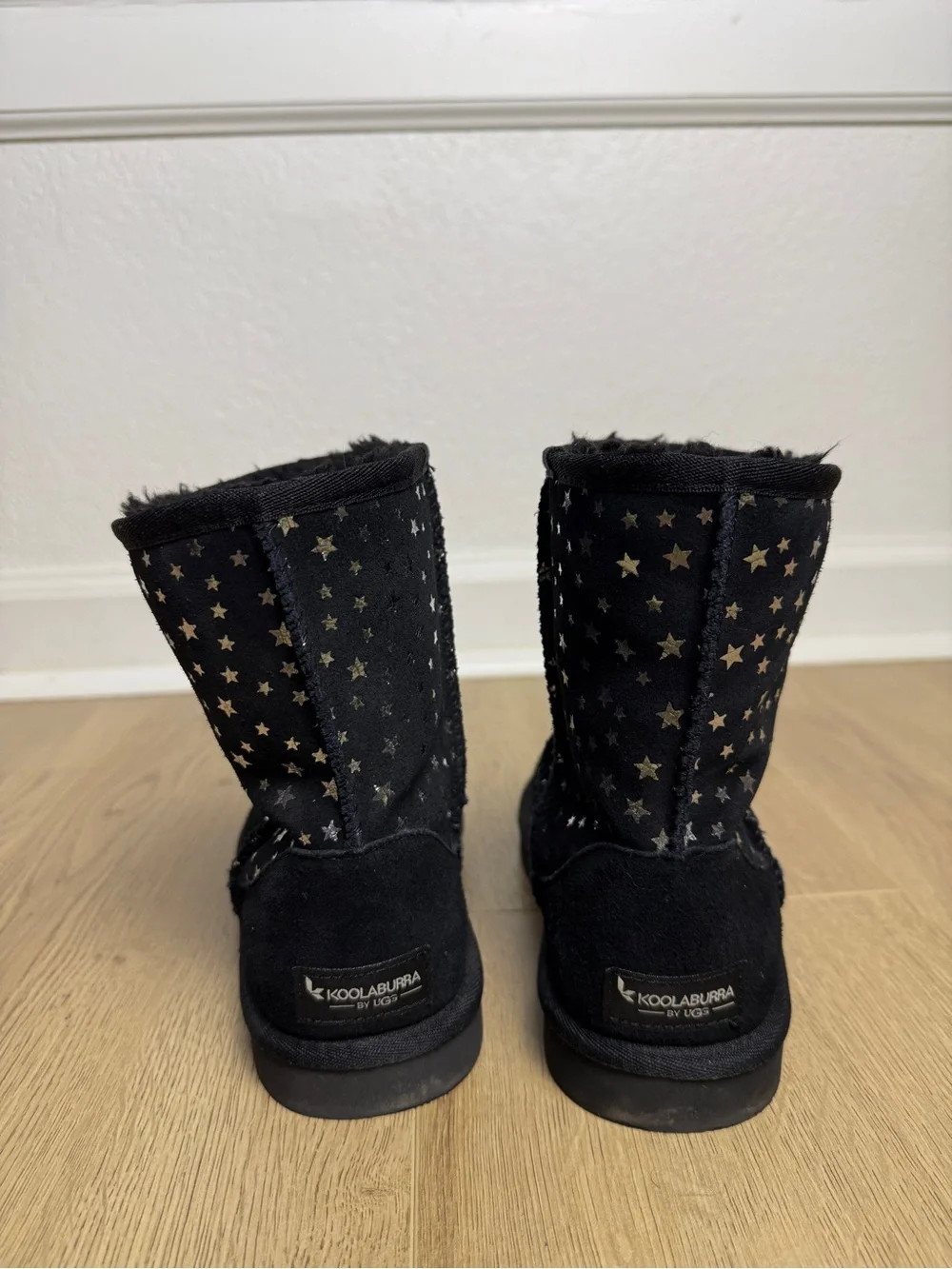 Girl’s Koolaburra by Ugg stars boots size 3